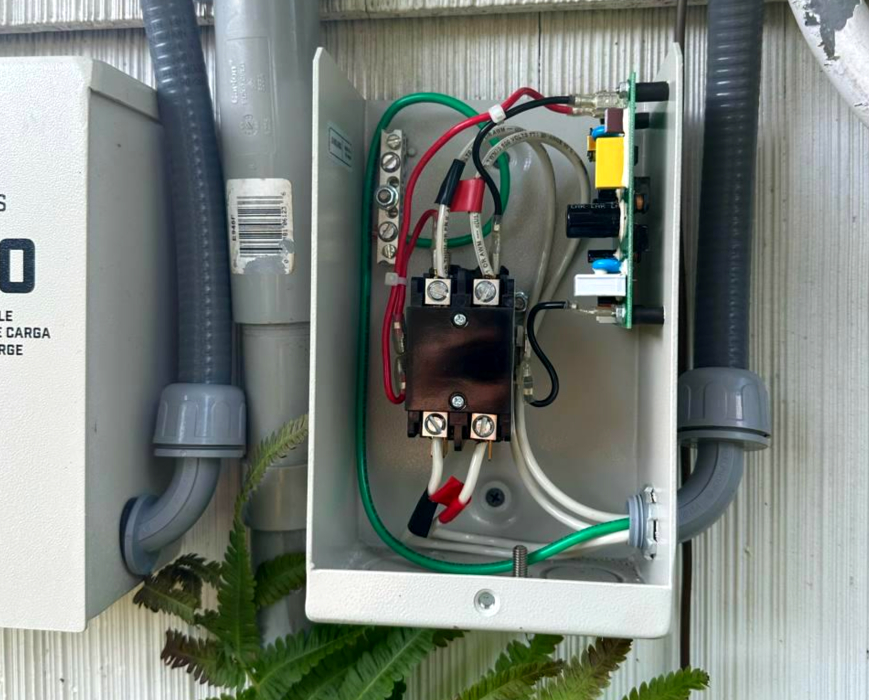Outdoor AC unit electrical disconnect box opened during contactor replacement and power diagnostics