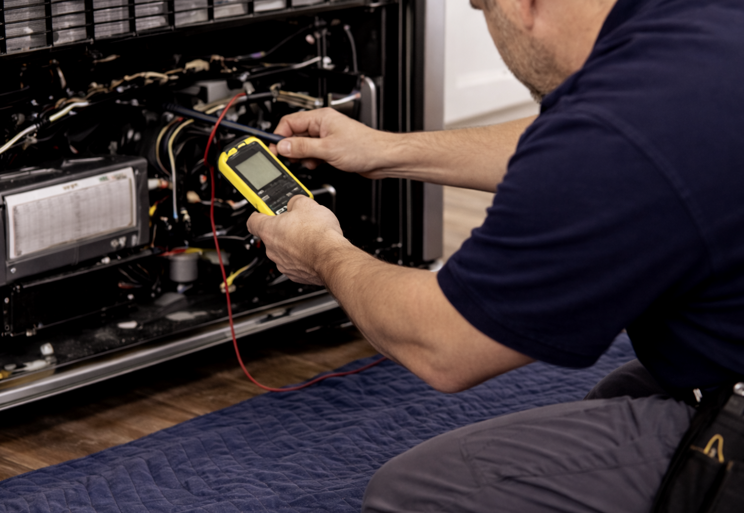 Appliance repair process being explained clearly to a homeowner